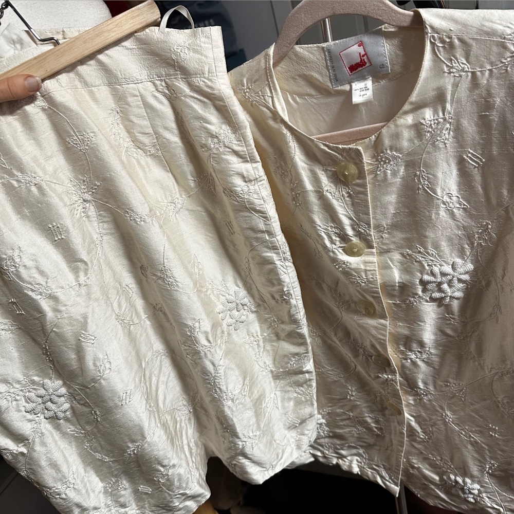 Mondi Cream Embroidered Two-Piece Set